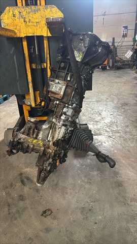 Foto 2ª: Caja Cambios Mitsubishi Montero 2.5 TDI [D/4D56] (1998)