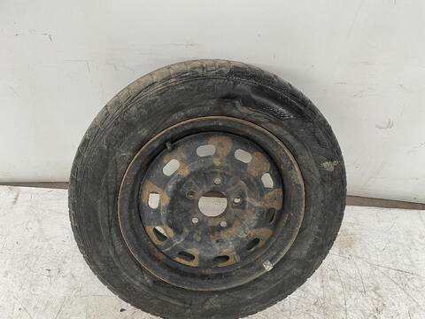 Foto 2ª: Neumatico Kia Carnival 2.9 CRDI LX AUT. 144CV [J3] (2001)