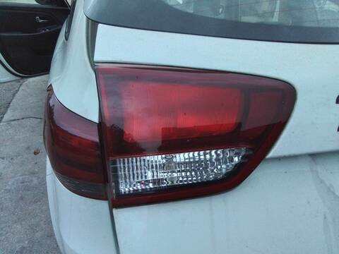 Piloto Portón Izquierdo Kia Carens BASIC 116CV 85KW