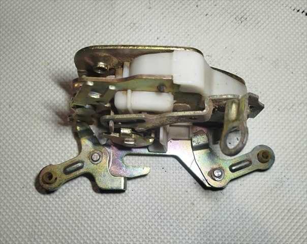 Foto 3ª: Cerradura Puerta Trasera Derecha Nissan Patrol 3.3 D SD33 (1987)