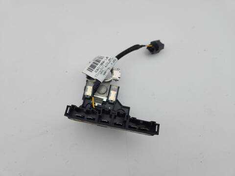 Foto 2ª: Caja Reles Fusibles Renault Captur TECHNO 140CV 103KW [H5H490] (2022)