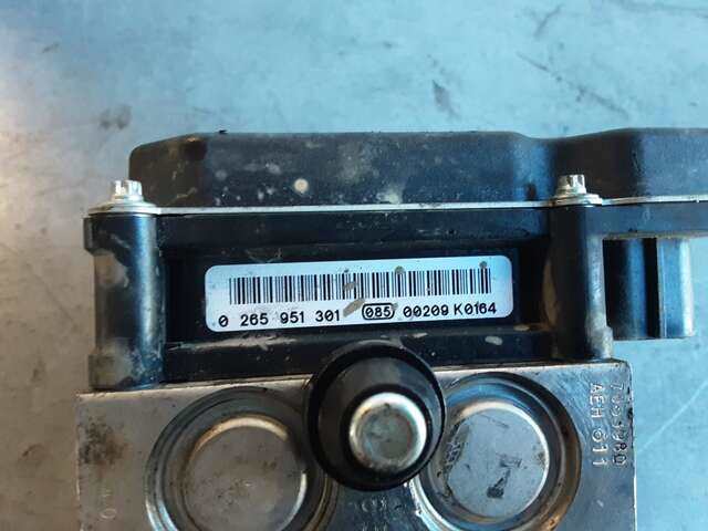 Foto 2ª: Centralita Abs Nissan NV200 1.5 DCI 85-88-90CV [K9K] (2010)