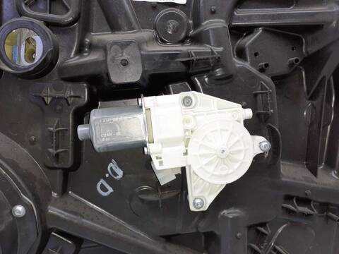 Foto 2ª: Elevalunas Eléctrico Delantero Derecho Mercedes Clase V 200 136CV 100KW (2014)