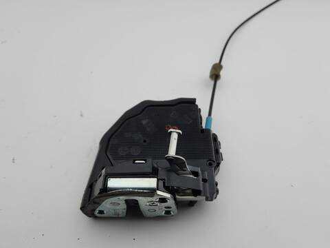 Foto 3ª: Cerradura Puerta Trasera Derecha Toyota Rav4 2.0 4WD ZSA44_) 151CV 112KW [3ZR-FAE] (2017)