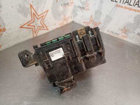 Foto 2ª: Caja Reles Fusibles Kia Rio CONCEPT 86CV 63KW [G4LA] (2014)