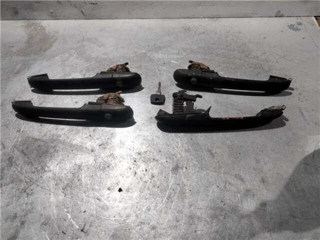 Maneta Exterior Delantera Izquierda Mercedes Vito 2.2 110 CDI (638.094) [2.2 LTR. - 75 KW 16V CDI TURBODIESEL CAT]