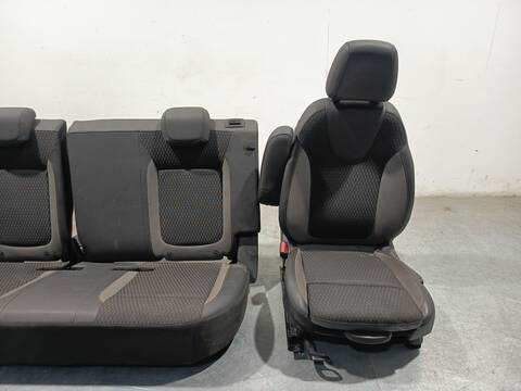 Foto 3ª: Asientos Traseros Opel Crossland 1.2 75) 110CV 81KW [B12XHL] (2017)