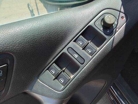 Botonera Elevalunas Volkswagen Tiguan 2.0 TDI 140CV 103KW