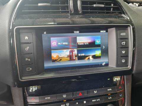 Foto 2ª: Pantalla Multifuncion Jaguar F Pace PRESTIGE AWD 250CV 184KW [PT204] (2018)
