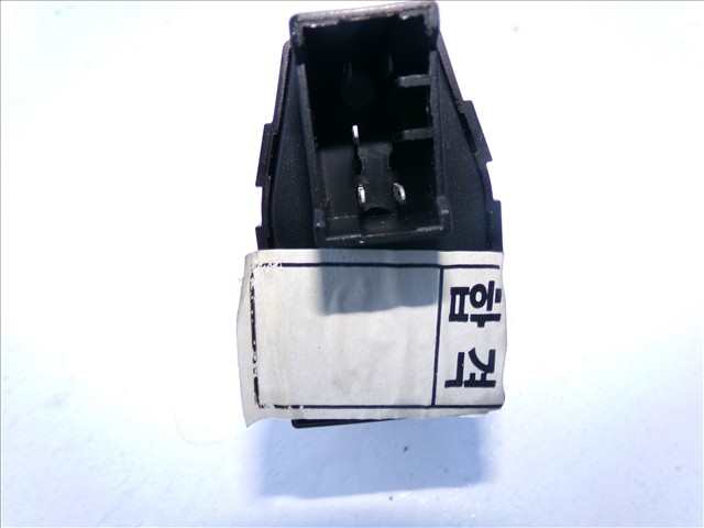 Foto 2ª: Botonera Elevalunas Hyundai Santa Fe 2.0 CRDI 2001-2006 [D4EA] (2001)