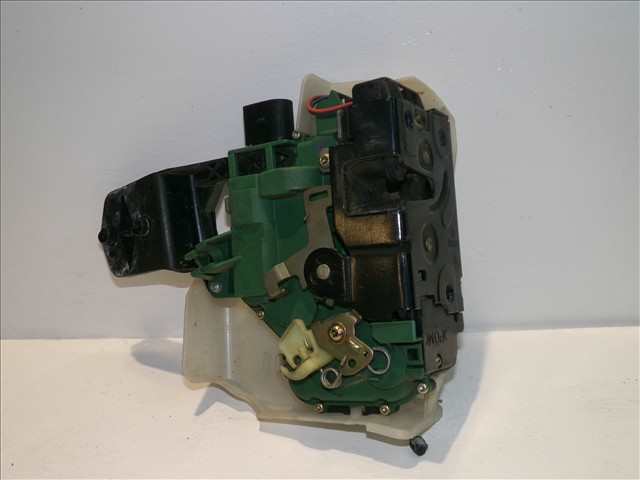 Cerradura Puerta Delantera Izquierda Volkswagen Passat 1.9 TDI 2000-2005