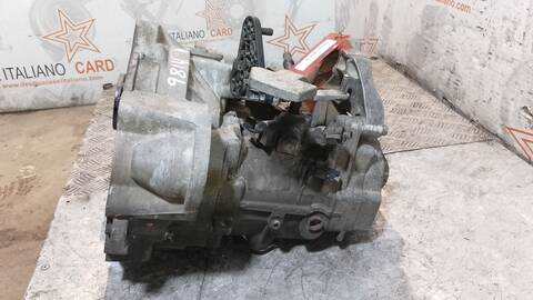 Foto 4ª: Caja Cambios Audi A3 AMBIENTE 110CV 81KW [CRK] (2014)