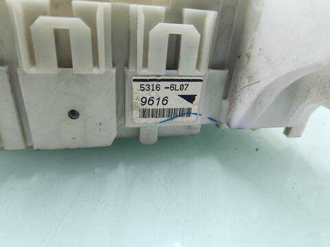 Foto 4ª: Caja Reles Fusibles Toyota Auris LUNA 126CV 93KW [1ADFTV] (2007)