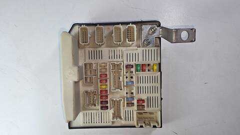 Caja Reles Fusibles Renault Scenic F9Q812 JM)