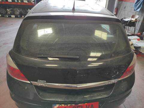 Foto 2ª: Portón Opel Astra Z17DTL BERLINA (2004)