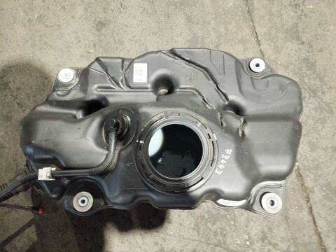Foto 2ª: Deposito de Combustible Toyota Yaris 1.5 HYBRID A LAS 4 RUEDAS MXPJ15) 116CV 85KW [M15A-FXE] (2022)