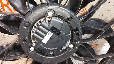 Foto 3ª: Electroventilador Mercedes Clase C 160 C 200 206.042) BERLINA 224CV 165KW [M 254.915] (2021)