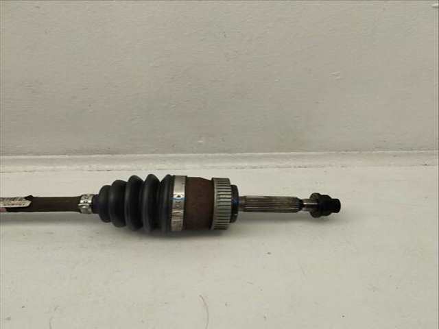 Foto 2ª: Transmision Delantera Izquierda Kia Carens EMOTION 141CV 104KW [D4FD] (2017)