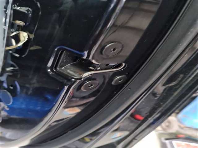 Cerradura Puerta Delantera Derecha Mg 3 ZP2A - AB1PA 116CV 85KW
