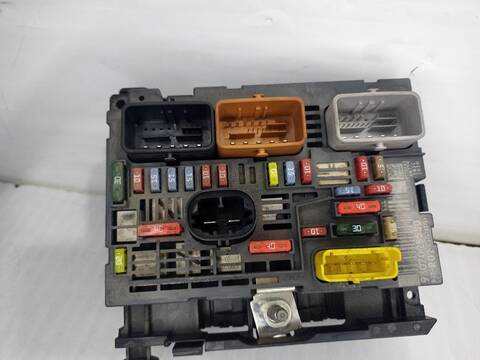 Caja Reles Fusibles Peugeot 3008 STYLE 114CV