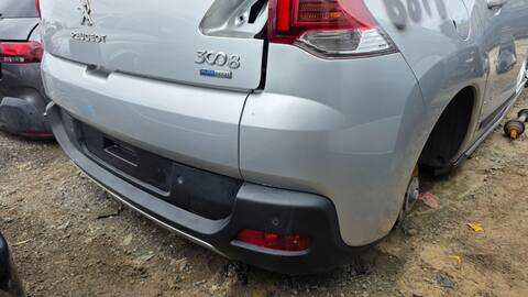 Foto 3ª: Paragolpes Trasero Peugeot 3008 ALLURE 131CV 96KW (2016)