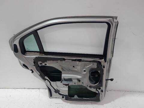 Foto 3ª: Puerta Trasera Izquierda Ford Mondeo GHIA 06.2003 ) D) 131CV [FMBA - N7BA] (2000)