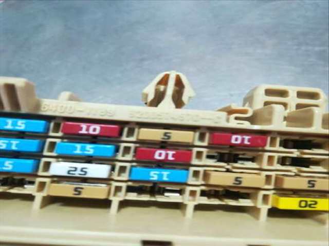 Foto 3ª: Caja Reles Fusibles Renault Kangoo PROFESIONAL 90CV 66KW [K9K628] (2018)