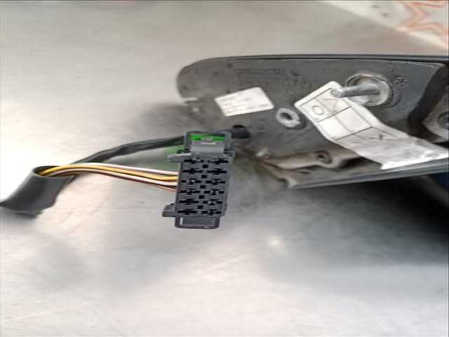 Foto 3ª: Retrovisor Derecho Skoda Octavia ACTIVE BERLINA 105CV 77KW [BXE] (2009)