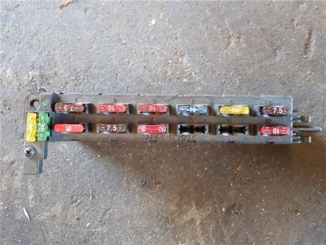 Foto 2ª: Caja Reles Fusibles Mercedes Clase C 160 2.2 220 DIESEL (202.121) [2.2 LTR. - 70 KW DIESEL CAT] [OM 604.910]