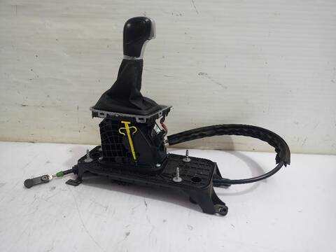 Foto 2ª: Palanca de Cambio Volkswagen Golf COMFORTLINE BLUEMOTION AUT. 150CV (2013)