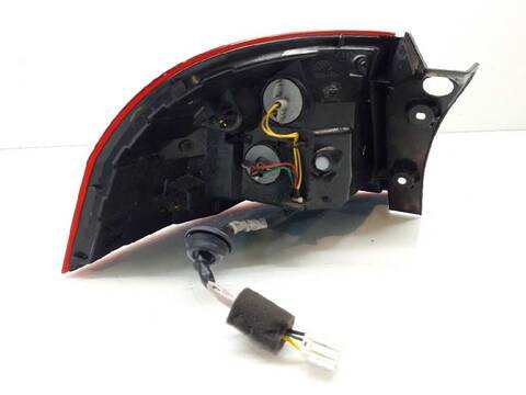 Foto 3ª: Piloto Trasero Derecho Kia Rio 1.2 CAT 86CV 63KW [G4LA] (2012)