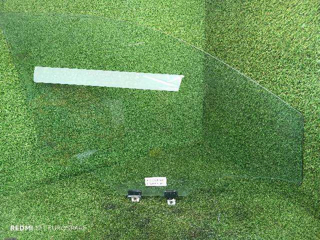 Foto 4ª: Luna Delantera Izquierda Nissan Navara 2.3 TD D23 [YS23] (2018)