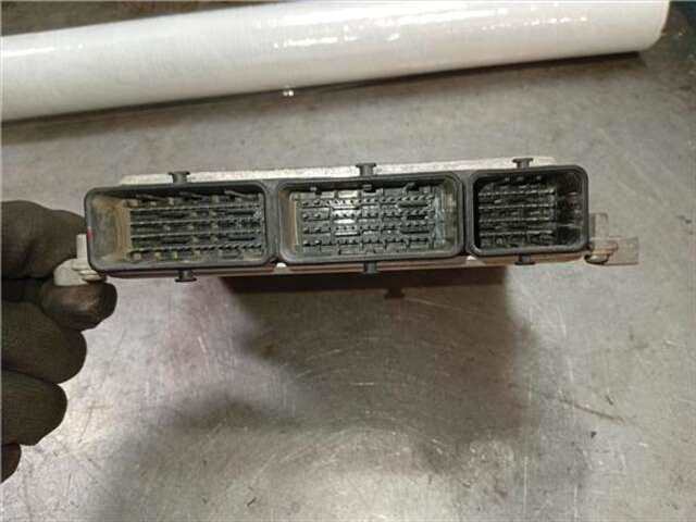 Foto 3ª: Centralita Motor ECU Renault Clio 0.9 BUSINESS [0.9 LTR. - 66 KW TCE ENERGY BIVALENT. GASOLINA - GPL]