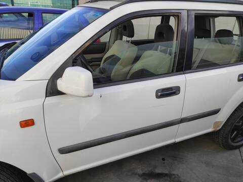 Puerta Delantera Izquierda Nissan X-Trail YD22 T30)