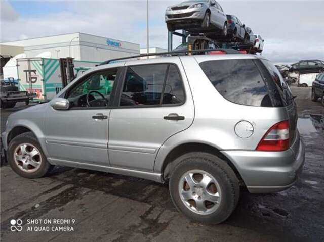 Foto 2ª: Faro Antiniebla Delantero Derecho Mercedes Clase ML 230 3.2 320 (163.154) [3.2 LTR. - 160 KW V6 18V CAT] [M 112.942]