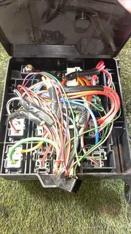Foto 3ª: Caja Reles Fusibles Opel Frontera 2.2 D B 3P [X22DTH] (1999)