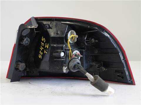 Foto 2ª: Piloto Trasero Izquierdo Kia Rio 1.2 BASIC 84CV 62KW [G4LA] (2015)