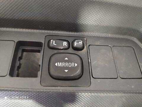 Foto 3ª: Mando Retrovisor Toyota Auris HYBRID ACTIVE 99CV 73KW [2ZR] (2010)