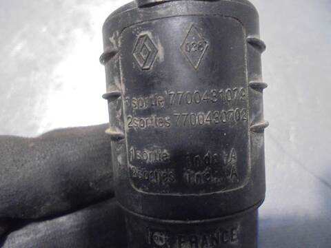 Foto 3ª: Motor Limpia Delantero Renault Megane 1.9 D AUTHENTIQUE BERLINA 80CV 59KW I FASE 2 BERLINA BA0) [F9Q Q7] (2002)