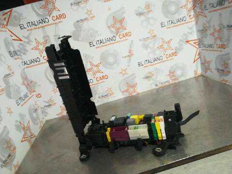 Caja Reles Fusibles Mercedes Clase A 140 A 180 CDI BLUEEFFICIENCY 176.012) 109CV 80KW