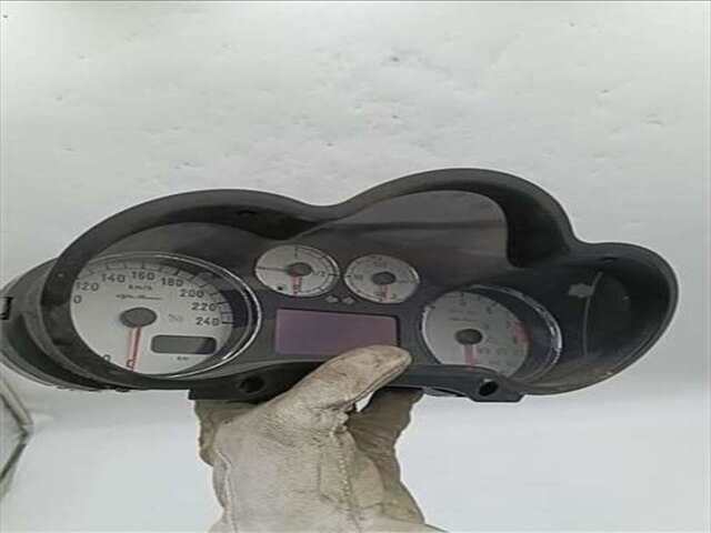Foto 2ª: Cuadro de Instrumentos Alfa Romeo 147 1.6 TS ECO 16V DISTINCTIVE (01.2006- ) [1.6 LTR. - 77 KW 16V CAT]