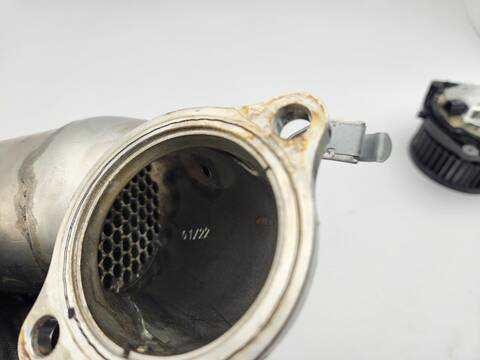 Foto 3ª: Valvula EGR Bmw Serie 3 315 330D XDRIVE SPORT LINE 4P) BERLINA 265CV [B57D30A] (2022)