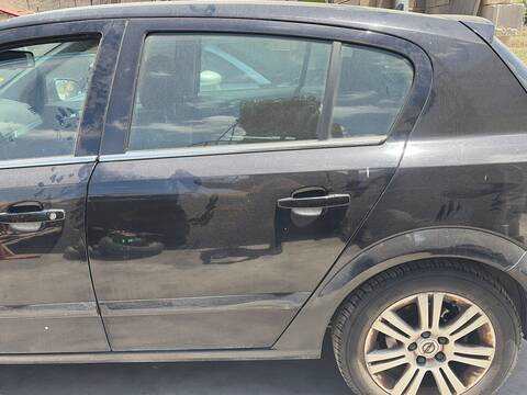 Puerta Trasera Izquierda Opel Astra Z17DTR BERLINA