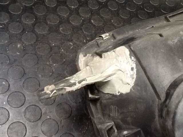 Foto 3ª: Faro Derecho Toyota Avensis 1.6 (2001)