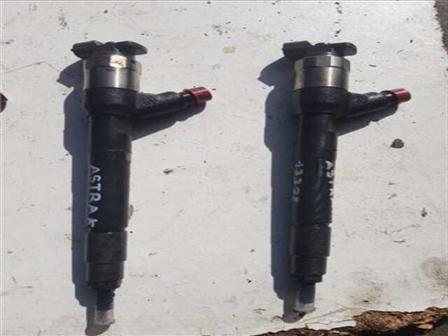 Foto 2ª: Inyectores Opel Astra 1.6 BUSINESS [1.6 LTR. - 81 KW CDTI DPF] [B16DTE]