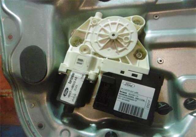 Foto 2ª: Elevalunas Eléctrico Trasero Izquierdo Ford Focus 1.8 TDCI [KKDA]