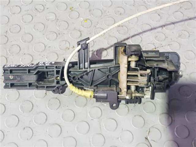 Foto 3ª: Maneta Exterior Delantera Derecha Bmw Serie 1 114 2.0 118D [2.0 LTR. - 90 KW 16V DIESEL CAT] [M47N 204 D4]