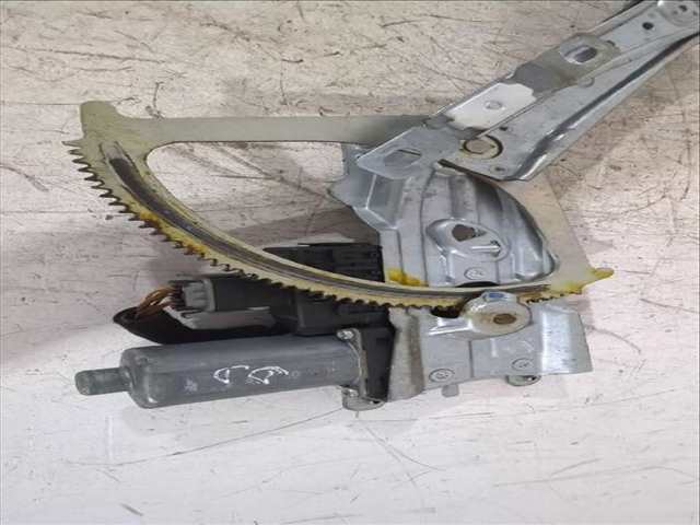 Foto 2ª: Elevalunas Eléctrico Delantero Derecho Opel Zafira 1.9 CDTI M75) 120CV [Z 19 DT] (2005)