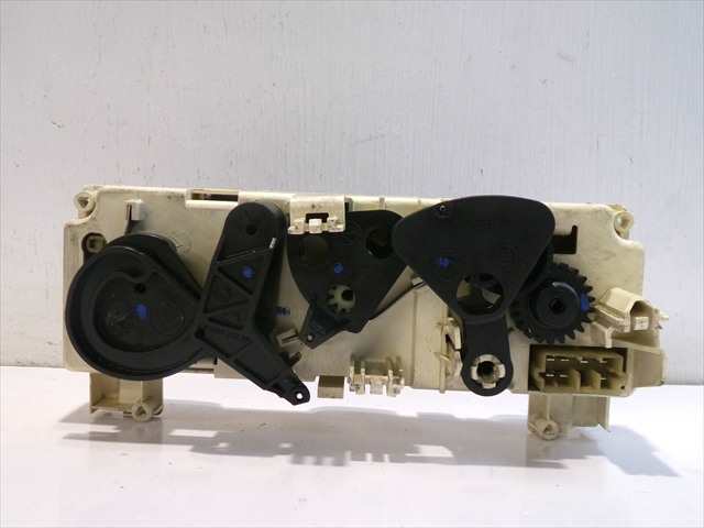 Foto 2ª: Mando Calefacción A. A. Peugeot 306 1.9 D SEDAN, 1999-2001 [WJY] (2001)