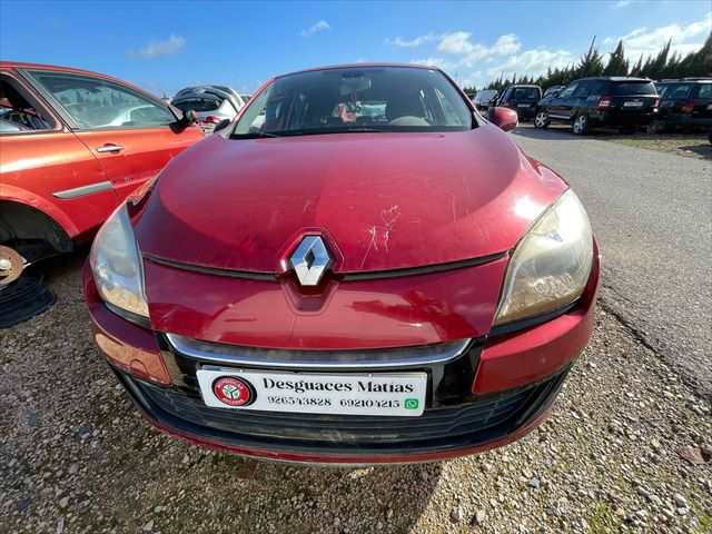 Foto 2ª: Capot Renault Megane 1.5 DCI 110cv [K9KJ8] (2013)